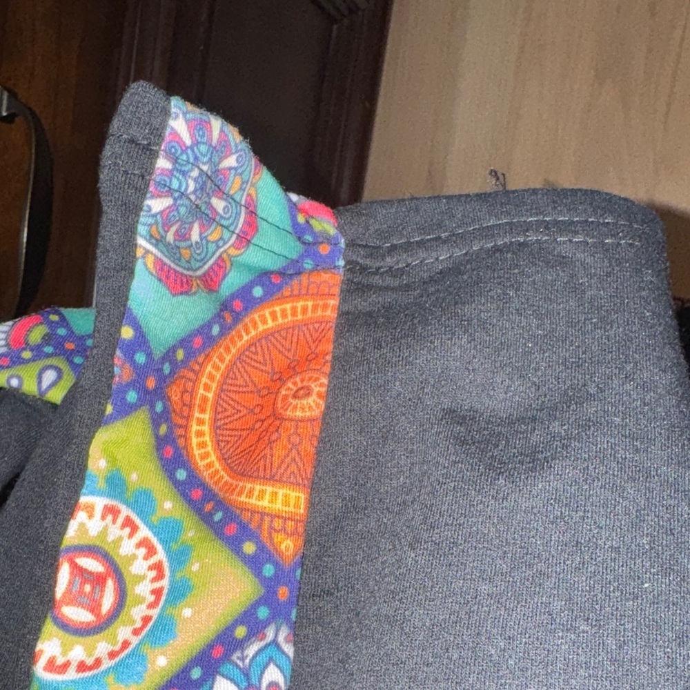 Colorful Patterned Black Top and Pants Set - Picture 13 of 13
